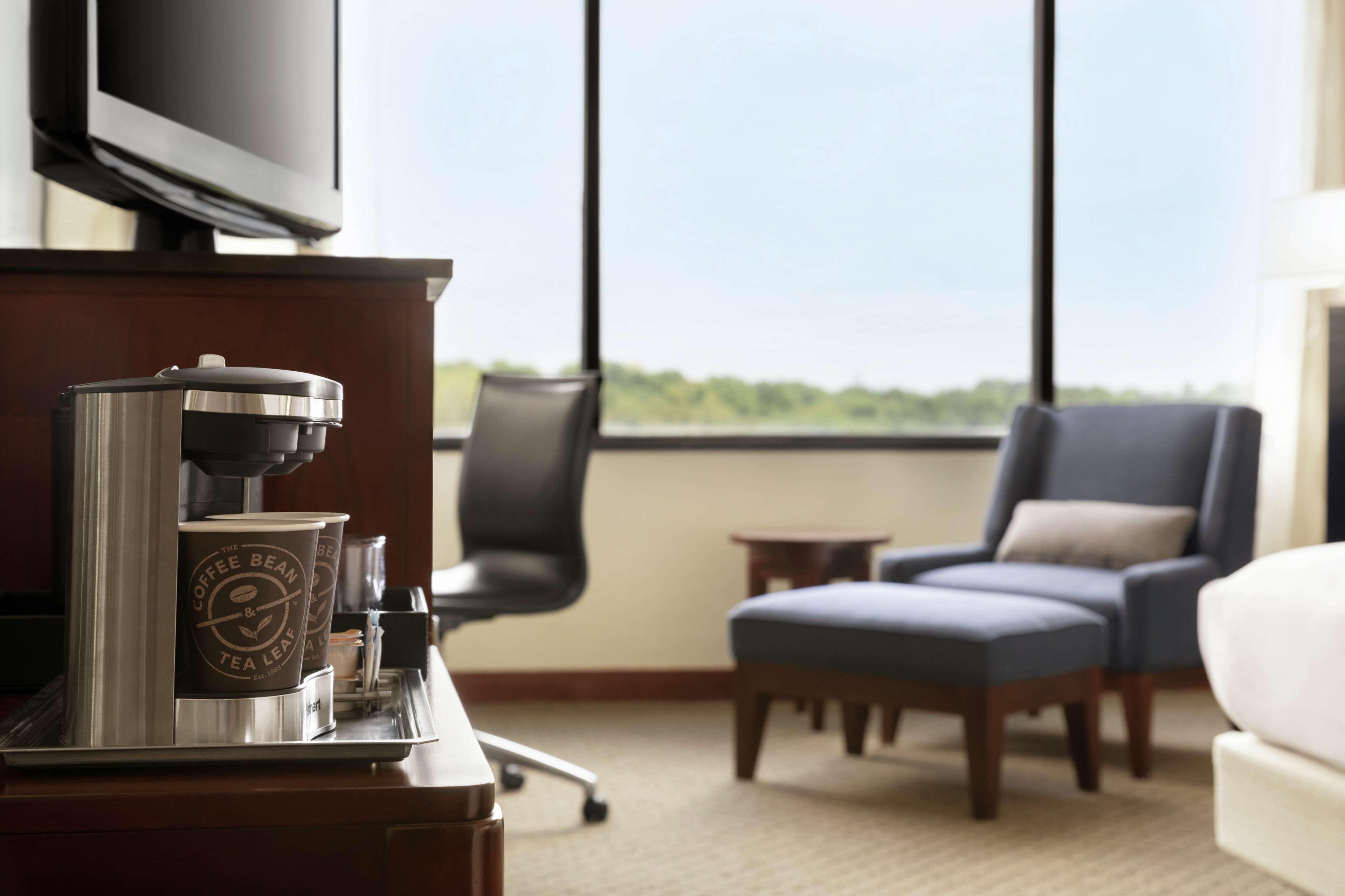 מלון Doubletree By Hilton South Charlotte Tyvola מראה חיצוני תמונה