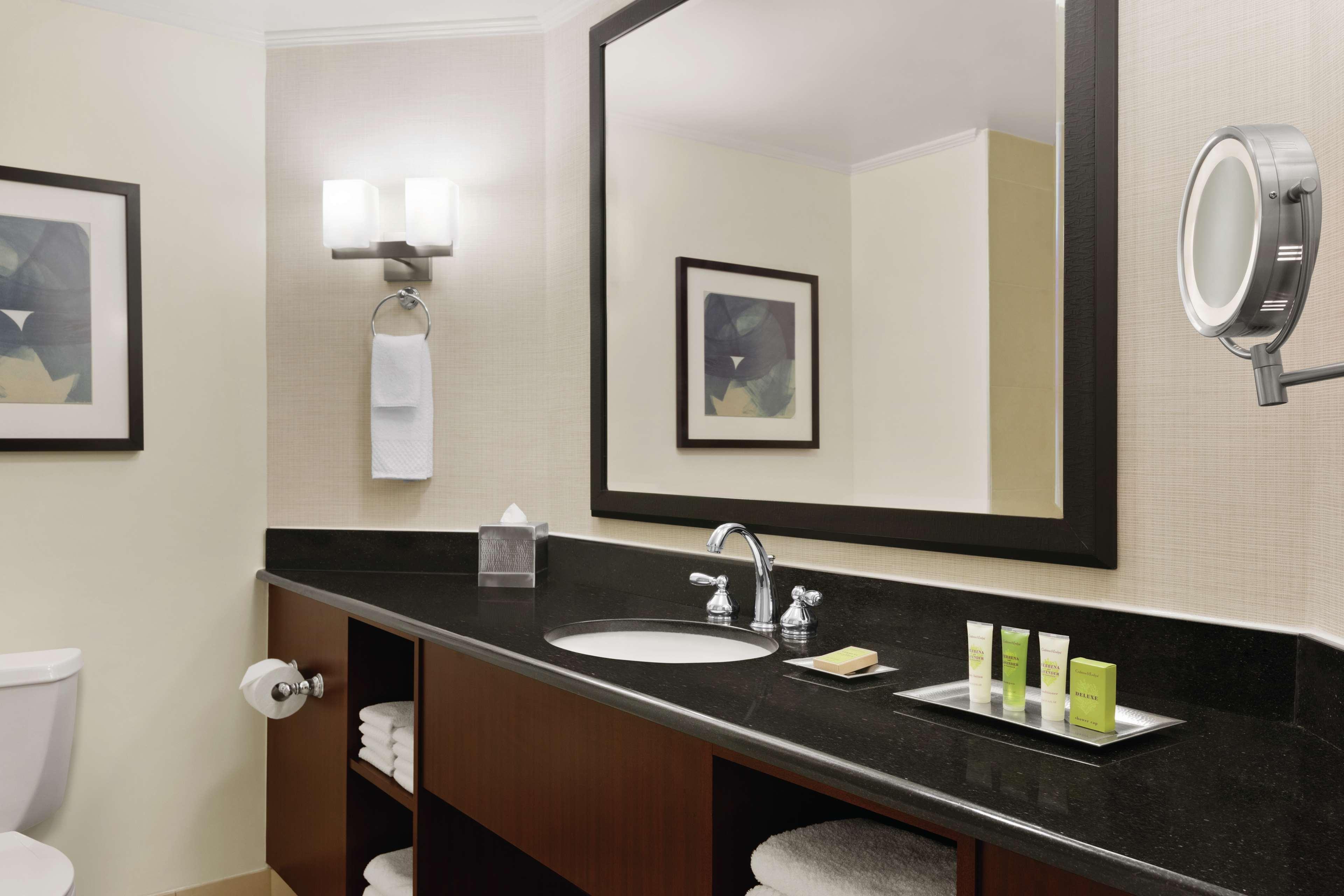 מלון Doubletree By Hilton South Charlotte Tyvola מראה חיצוני תמונה
