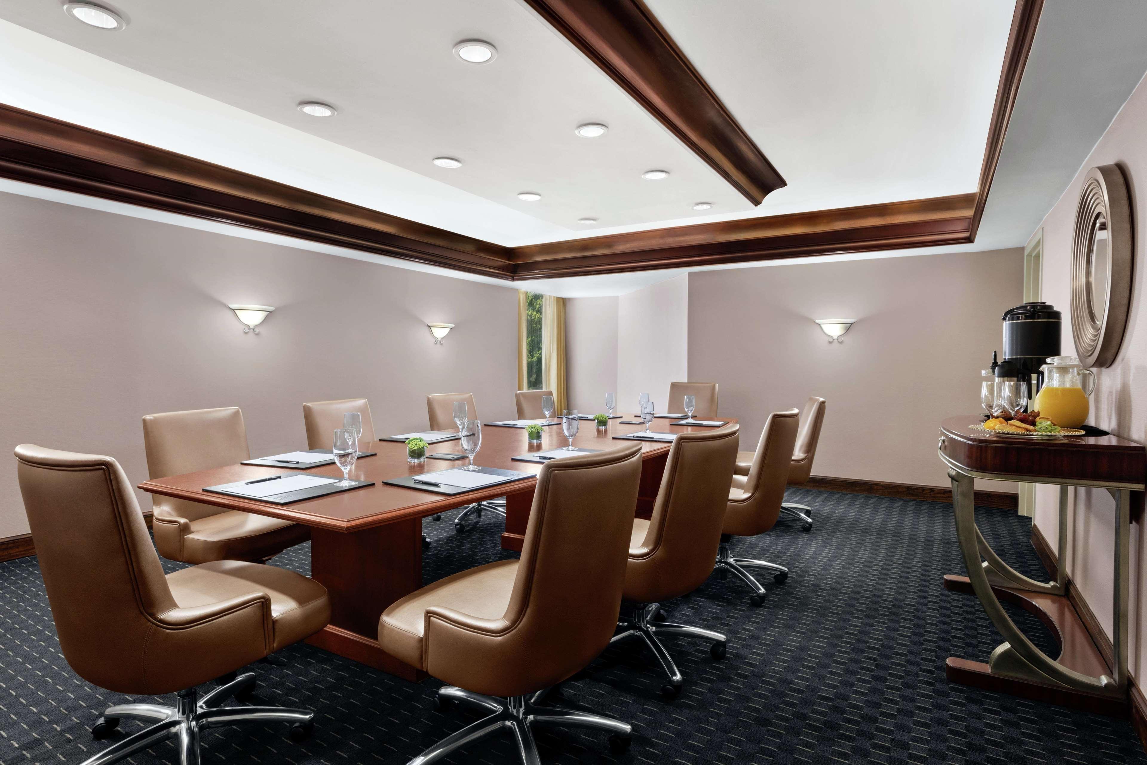 מלון Doubletree By Hilton South Charlotte Tyvola מראה חיצוני תמונה