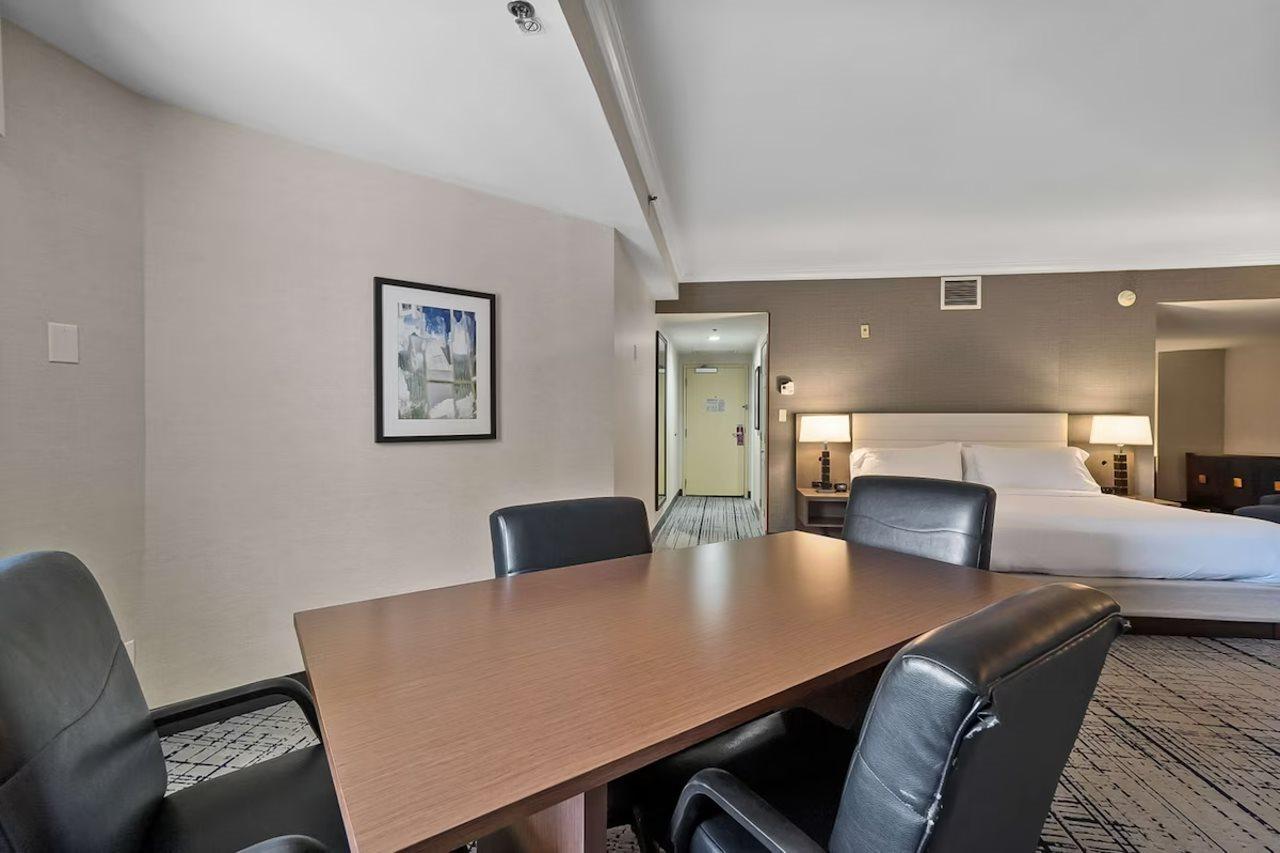 מלון Doubletree By Hilton South Charlotte Tyvola מראה חיצוני תמונה