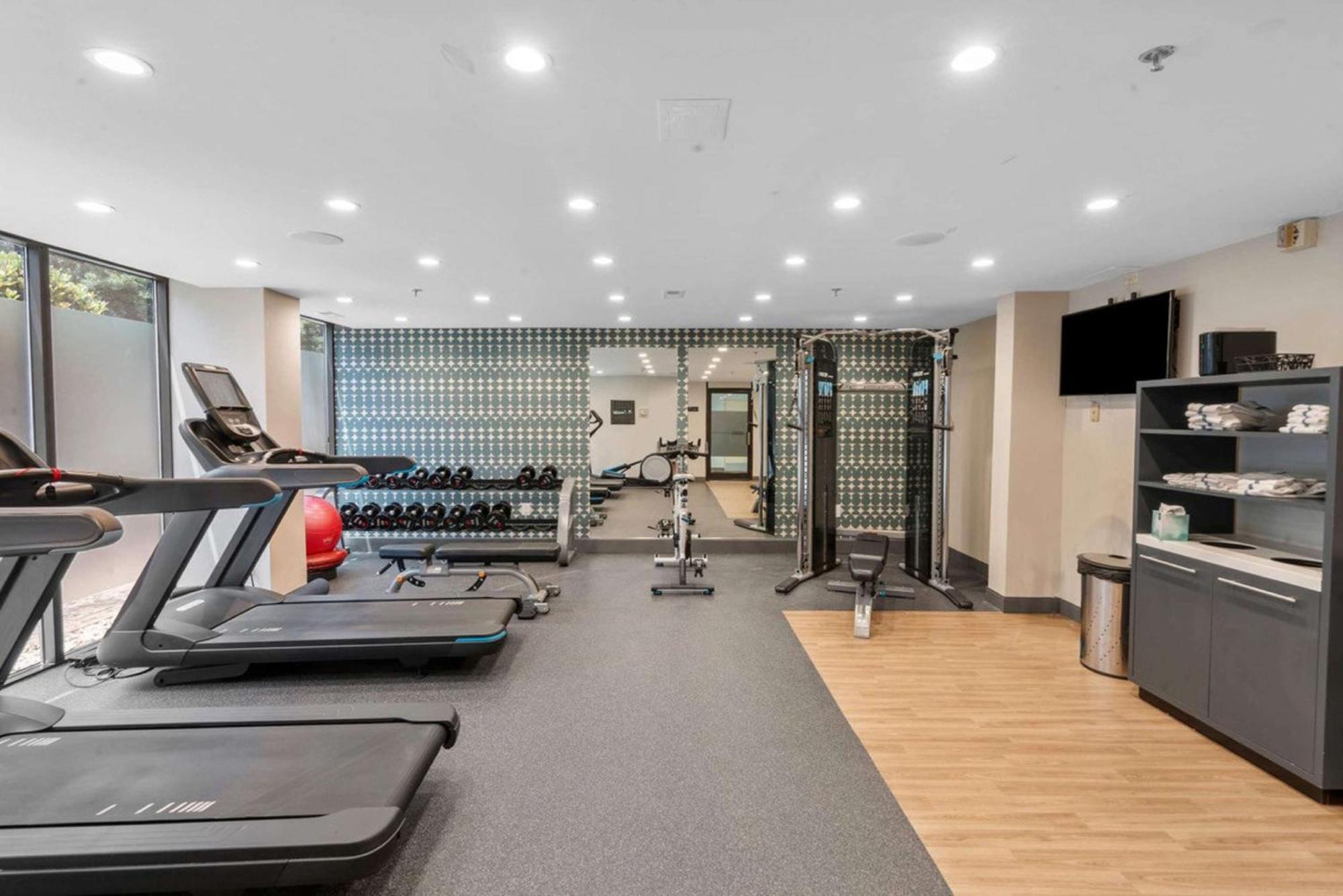 מלון Doubletree By Hilton South Charlotte Tyvola מראה חיצוני תמונה