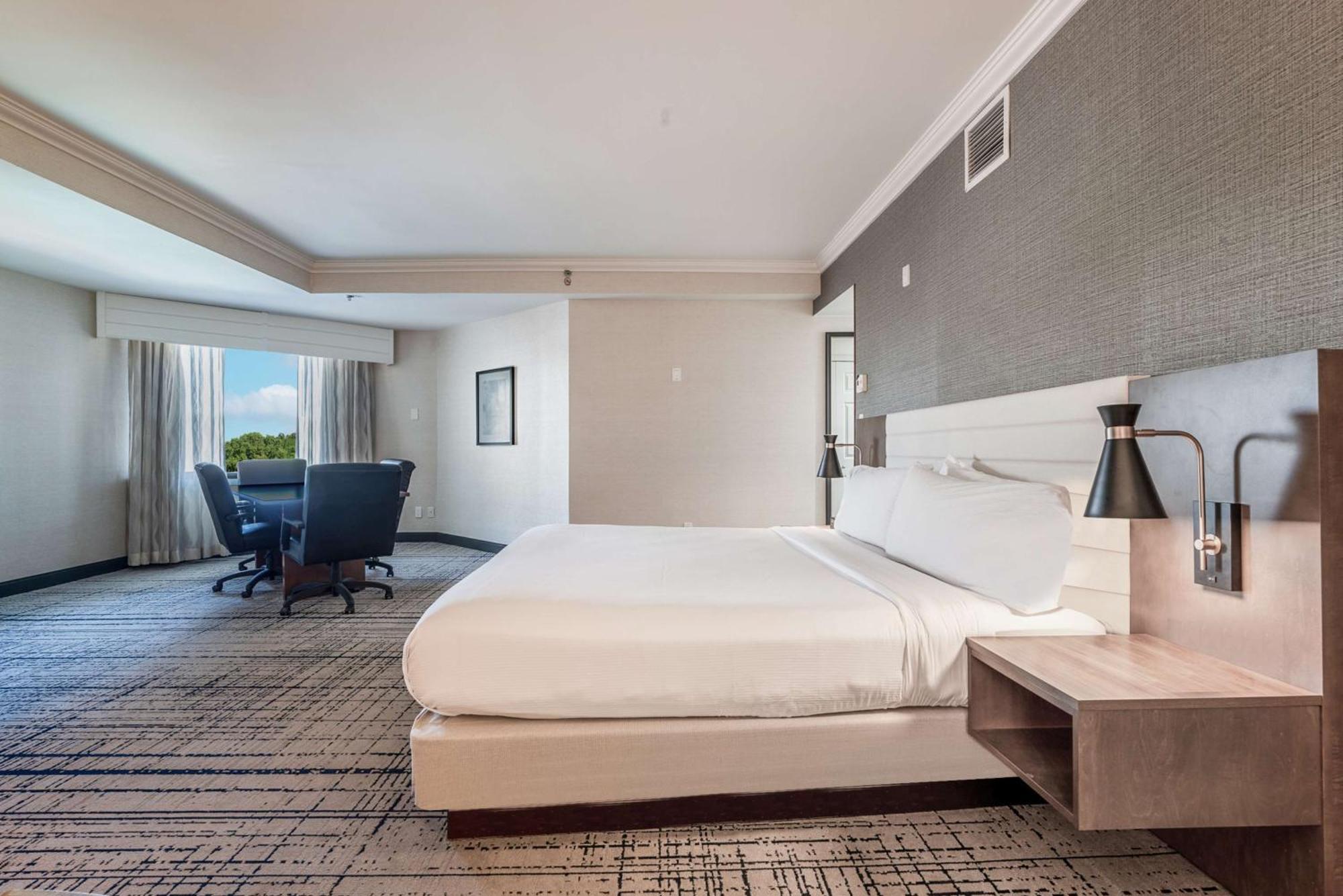 מלון Doubletree By Hilton South Charlotte Tyvola מראה חיצוני תמונה