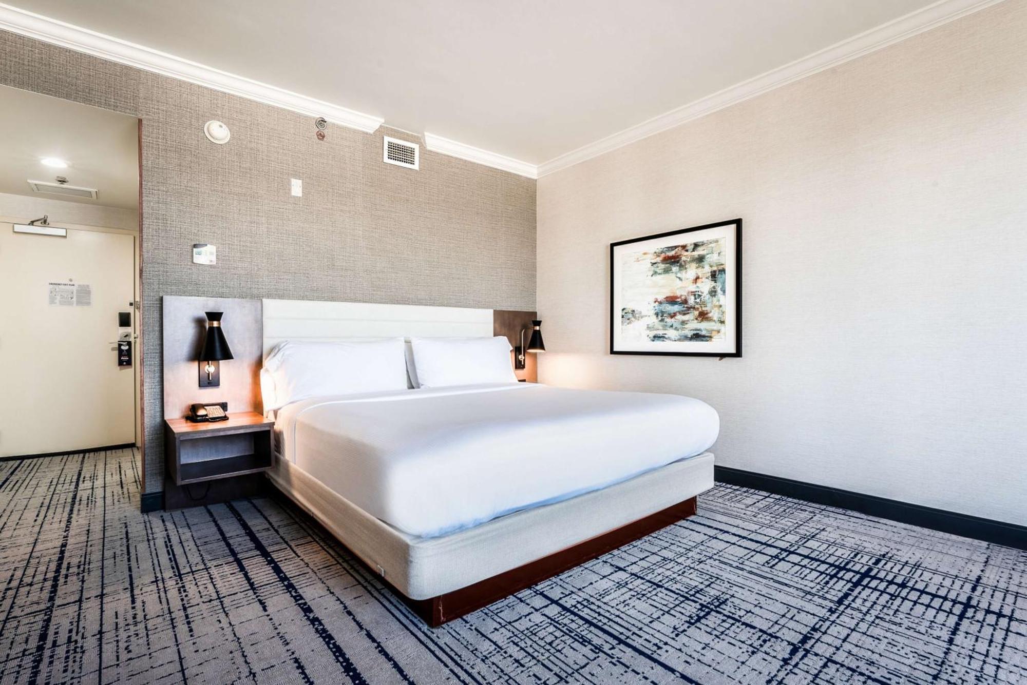 מלון Doubletree By Hilton South Charlotte Tyvola מראה חיצוני תמונה