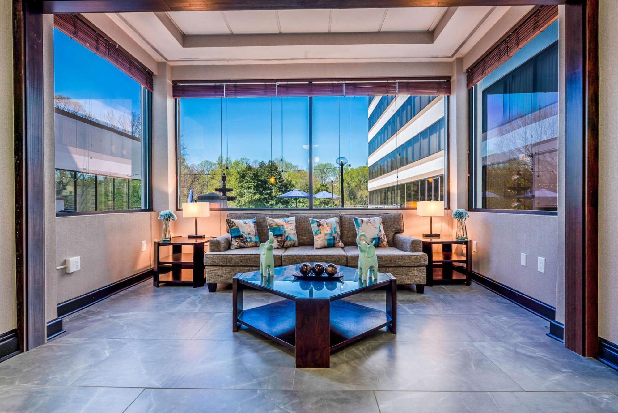 מלון Doubletree By Hilton South Charlotte Tyvola מראה חיצוני תמונה